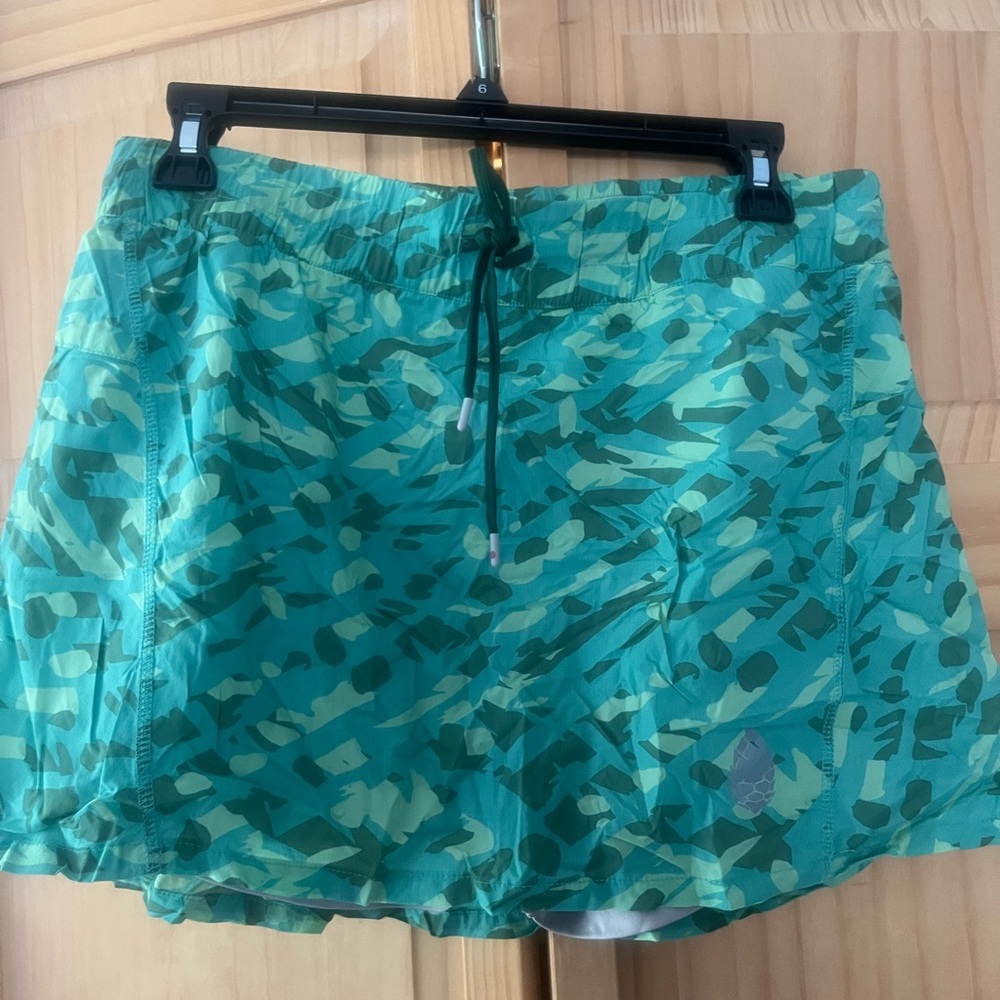 Stio Green and Yellow Athletic Shorts Lightweight Design